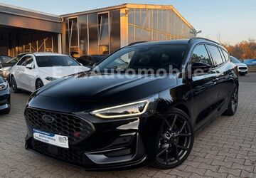 Ford Focus 42.583 km 30.699 &euro; Friedberg (Hessen) - Ossenheim 61169