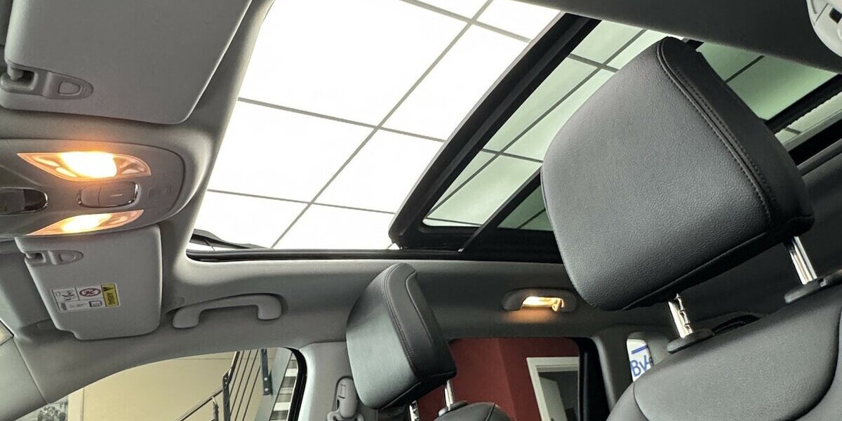 Jeep Compass S Plug-IN Hybrid 4WD 1.Hand Panoramadach 26.460 km 27.450 &euro; Lich 35423