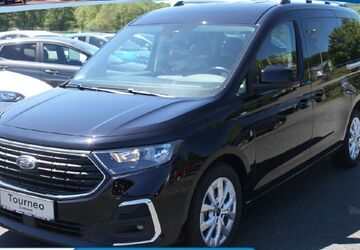 Ford Grand Tourneo 8.700 km 35.880 &euro; Mittenaar 35756