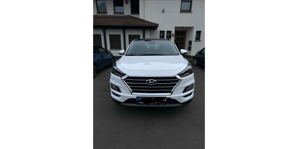 Hyundai TUCSON 52.100 km 21.500 &euro; Gemünden (Felda) 35329
