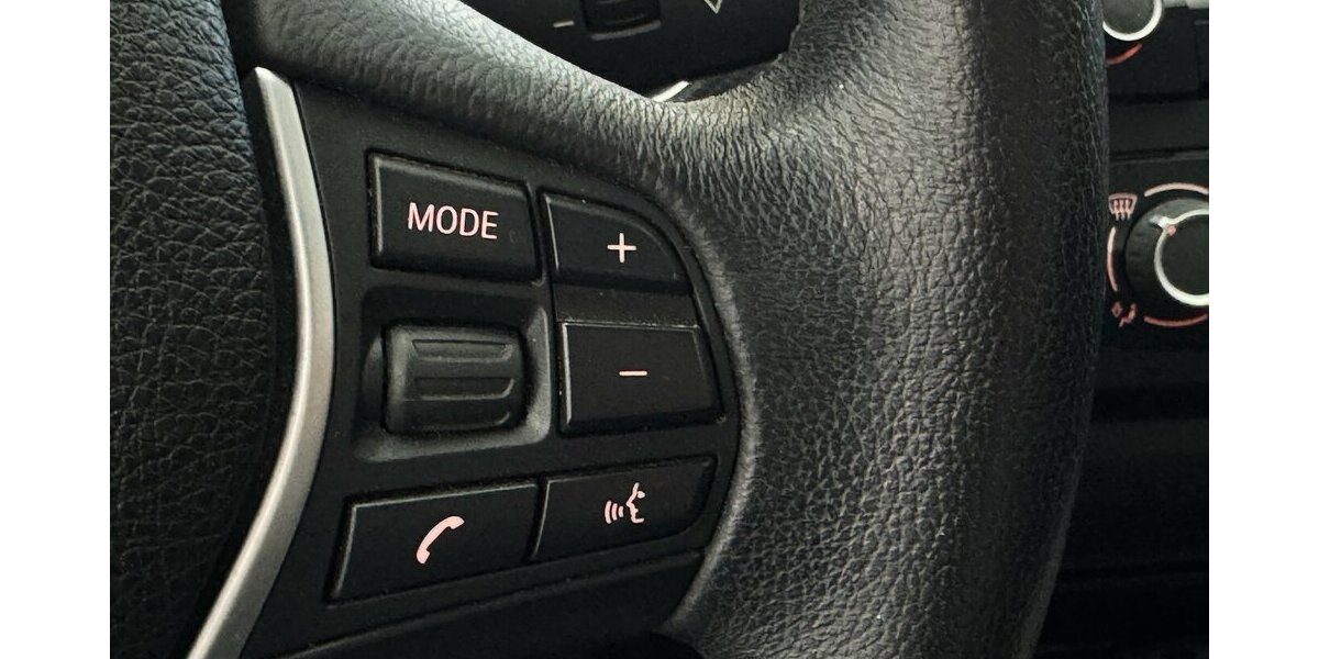 BMW 116i Navigation Sitzheizung BT PDC 111.610 km 9.690 &euro; Lich 35423