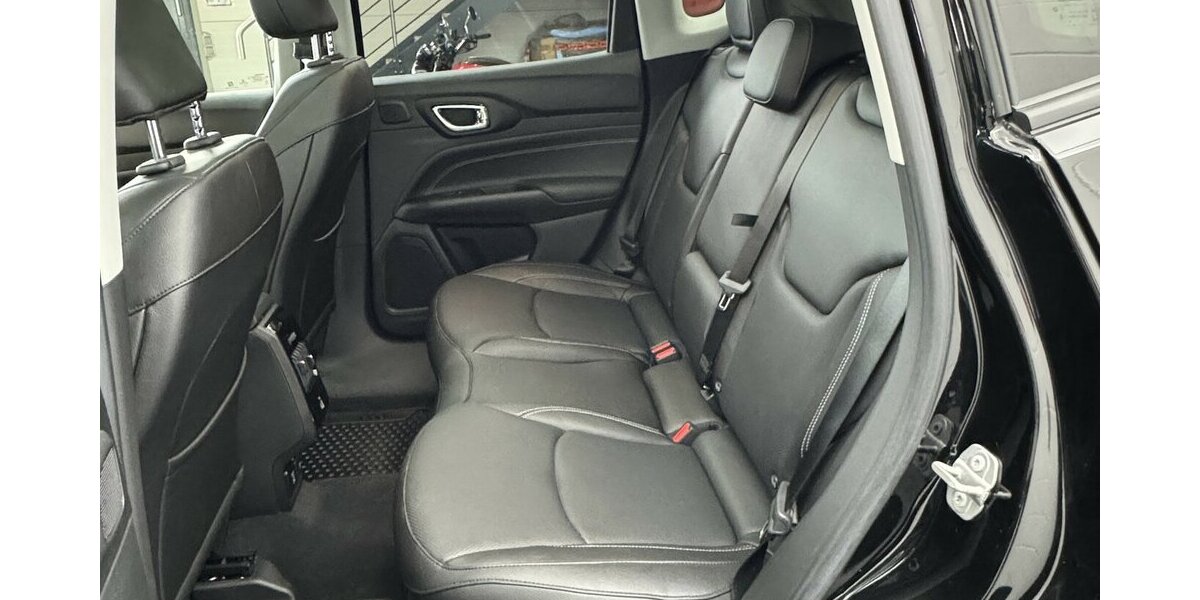 Jeep Compass S Plug-IN Hybrid 4WD 1.Hand Panoramadach 26.460 km 27.450 &euro; Lich 35423
