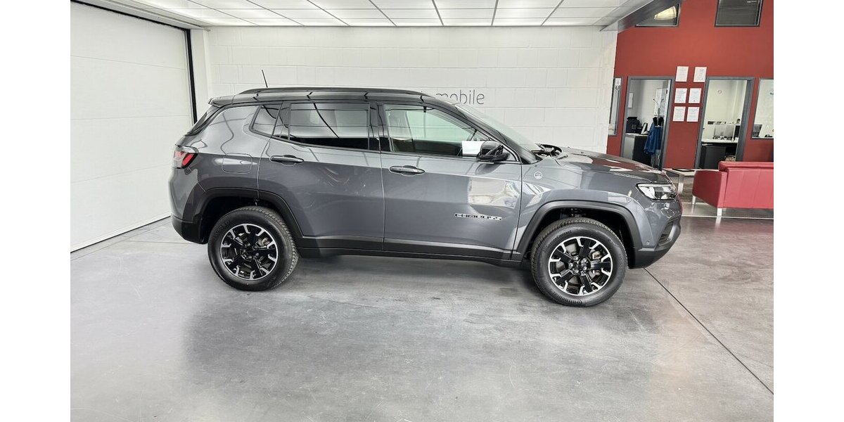Jeep Compass Trailhawk Plug-In Hybrid 4WD LED 360CAM 27.100 km 26.660 &euro; Lich 35423