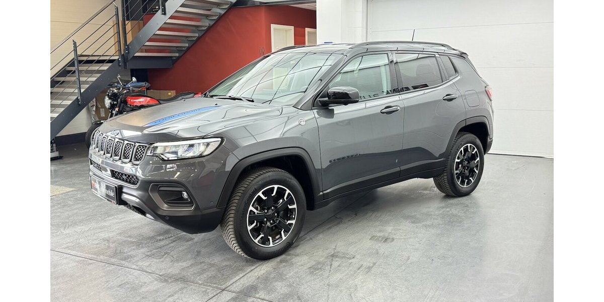 Jeep Compass Trailhawk Plug-In Hybrid 4WD LED 360CAM 27.100 km 26.660 &euro; Lich 35423