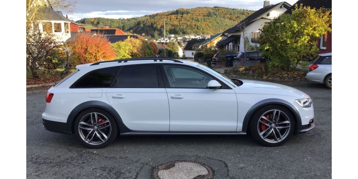 Audi A6 Allroad 229.000 km 18.300 &euro; Mittenaar 35756