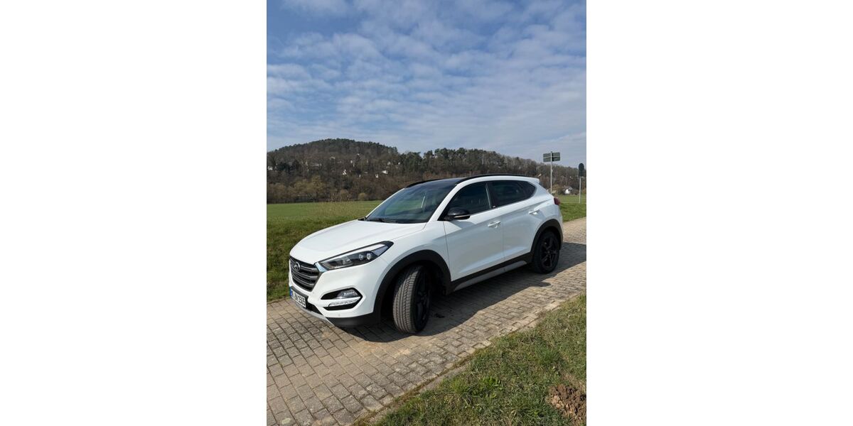 Hyundai TUCSON 112.000 km 16.500 &euro; Marburg 35041