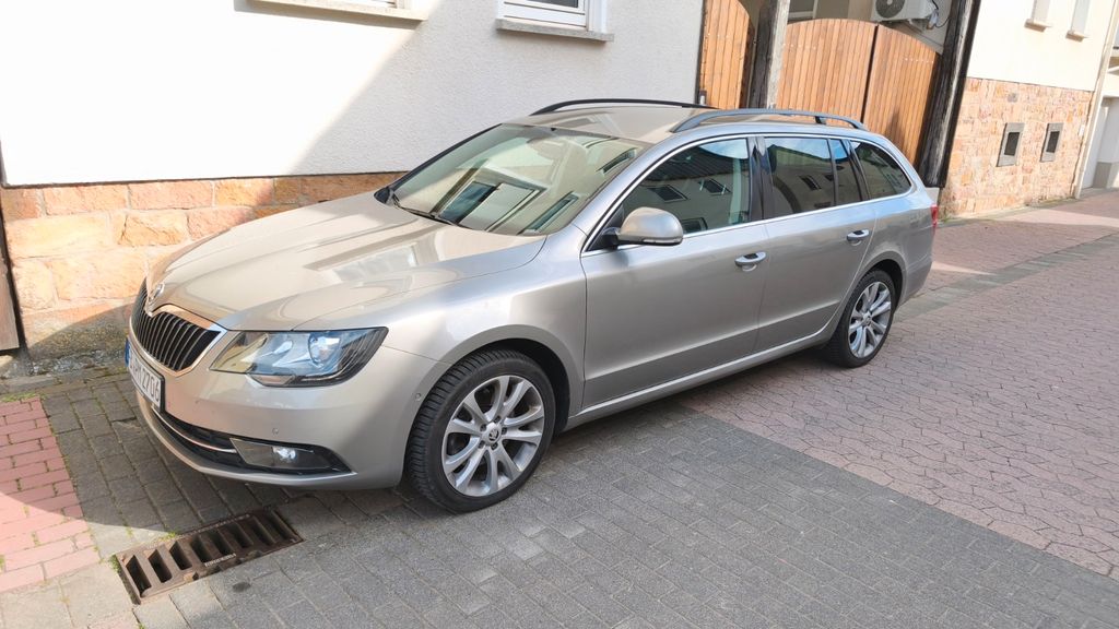 Skoda Superb 166.000 km 11.400 &euro; Münzenberg 35516