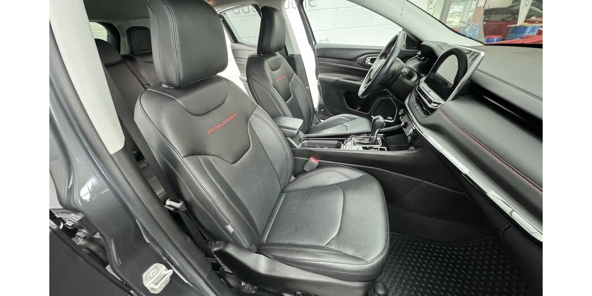 Jeep Compass Trailhawk Plug-In Hybrid 4WD LED 360CAM 27.100 km 26.660 &euro; Lich 35423