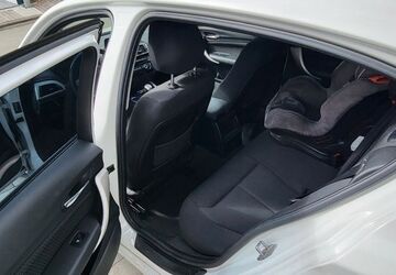 BMW 118 142.000 km 9.700 &euro; Mittenaar 35756