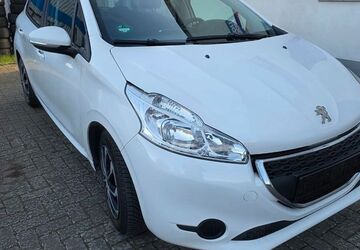 Peugeot 208 105.600 km 2.999 &euro; Fernwald 35463