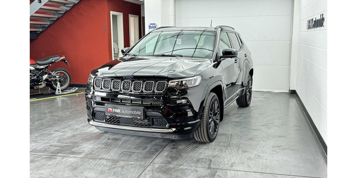 Jeep Compass S Plug-IN Hybrid 4WD 1.Hand Panoramadach 26.460 km 27.450 &euro; Lich 35423