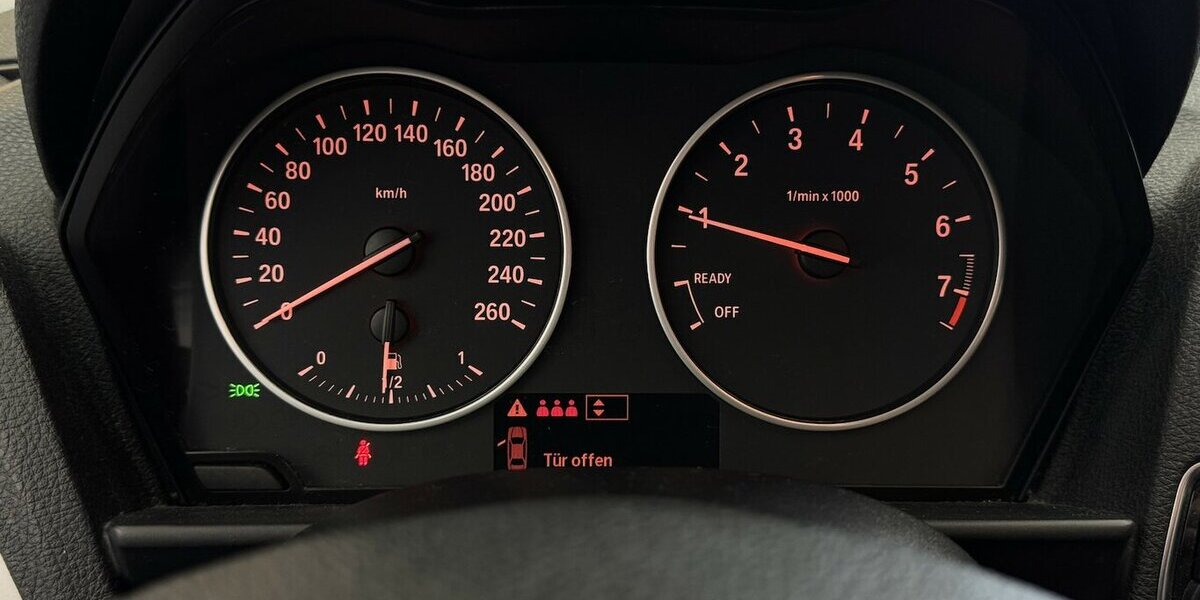 BMW 116i Navigation Sitzheizung BT PDC 111.610 km 9.690 &euro; Lich 35423