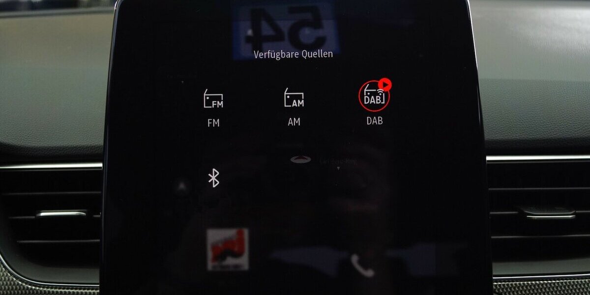 Renault Arkana Mild Hybrid TCe 140 EDC Techno Kamera 29.999 km 21.985 &euro; Lich 35423