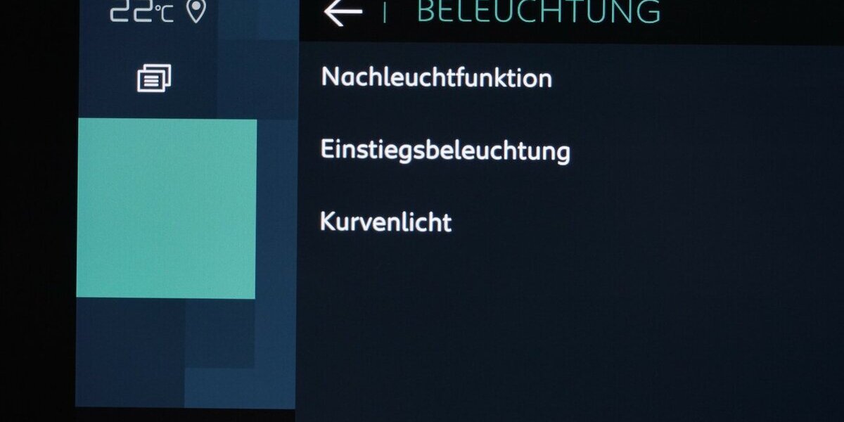 Citroen e-C4 e- 136 Shine 50 KWh LED CARPLAY 43.800 km 17.320 &euro; Lich 35423