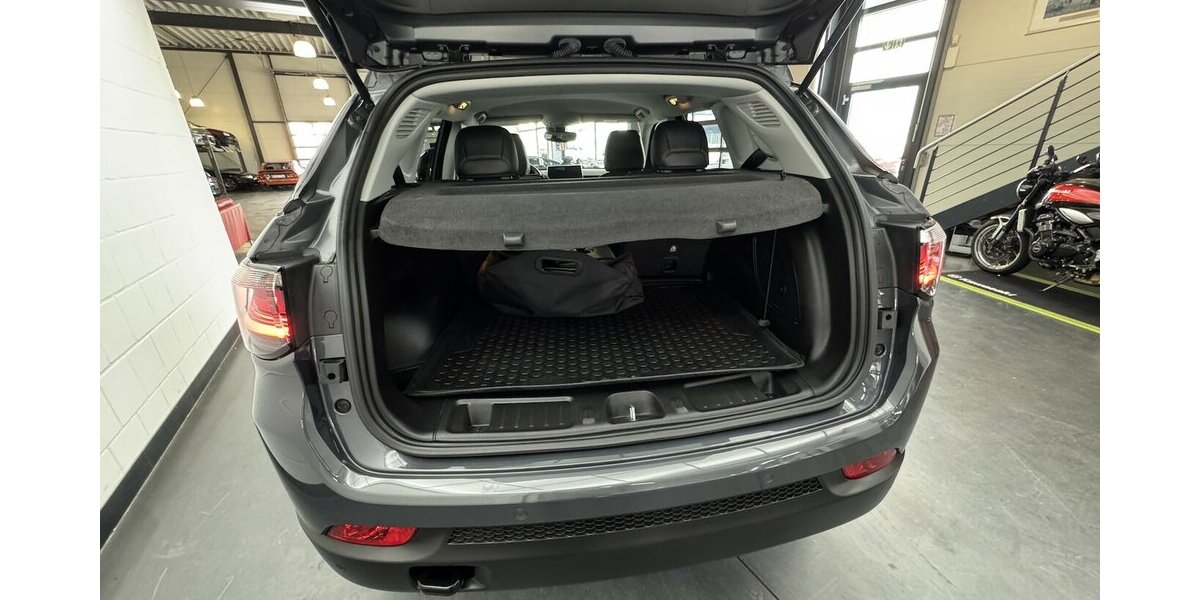 Jeep Compass Trailhawk Plug-In Hybrid 4WD LED 360CAM 27.100 km 26.660 &euro; Lich 35423