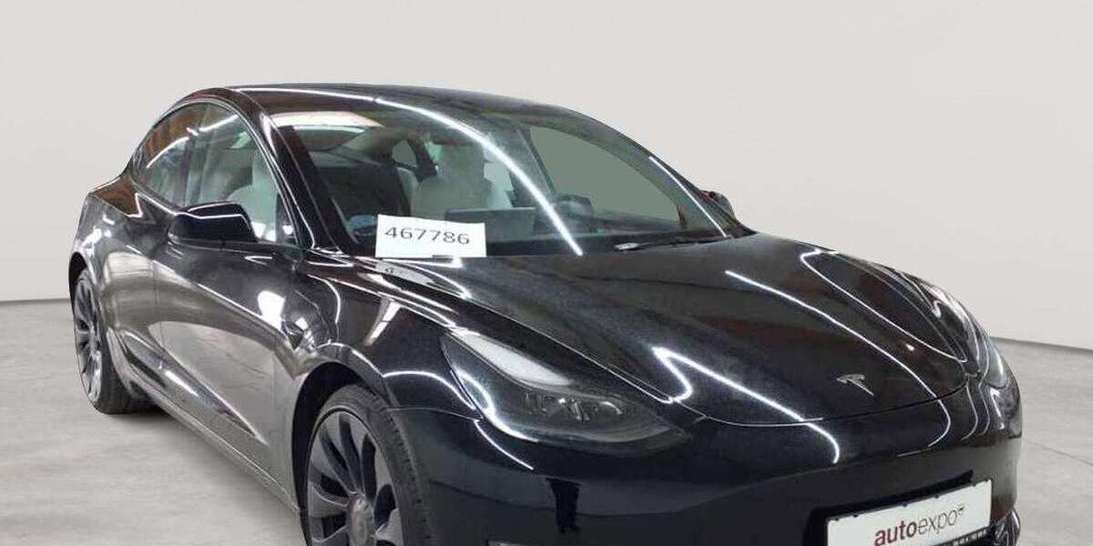 Tesla Model 3 41.225 km 27.990 &euro; Fernwald-Steinbach 35463