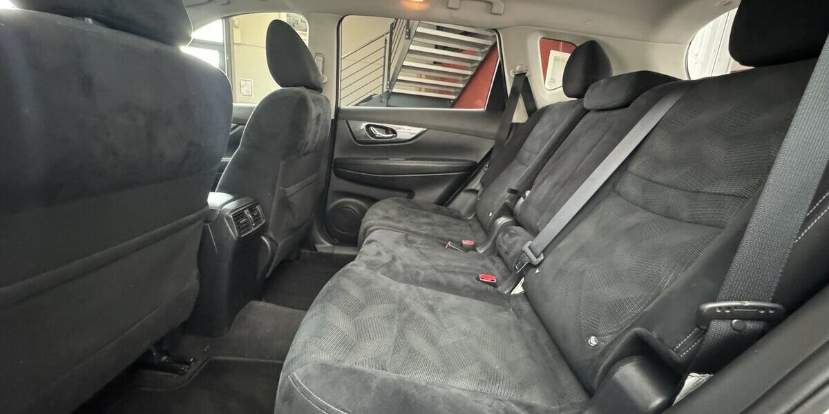 Nissan X-Trail 1.6 D Acenta 4x4 AHK Sitzheizung Navi 192.300 km 9.270 &euro; Lich 35423