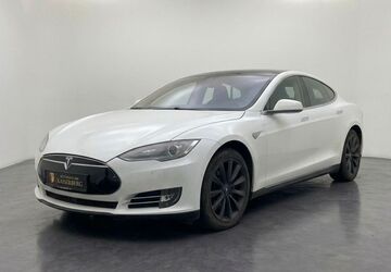 Tesla Model S 256.500 km 26.500 &euro; Gießen 35396