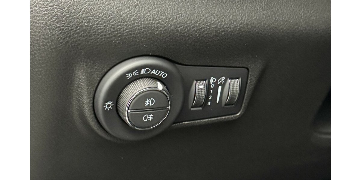 Jeep Compass 1.5L S Mild-Hybrid 48V FWD LED 360 Cam 29.397 km 23.220 &euro; Lich 35423