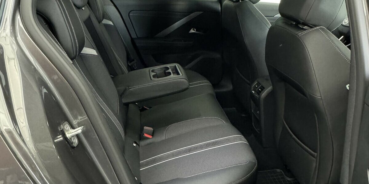 Opel Astra GS 130 Ultimate Full LED 360° Cam Panorama 40.200 km 23.350 &euro; Lich 35423