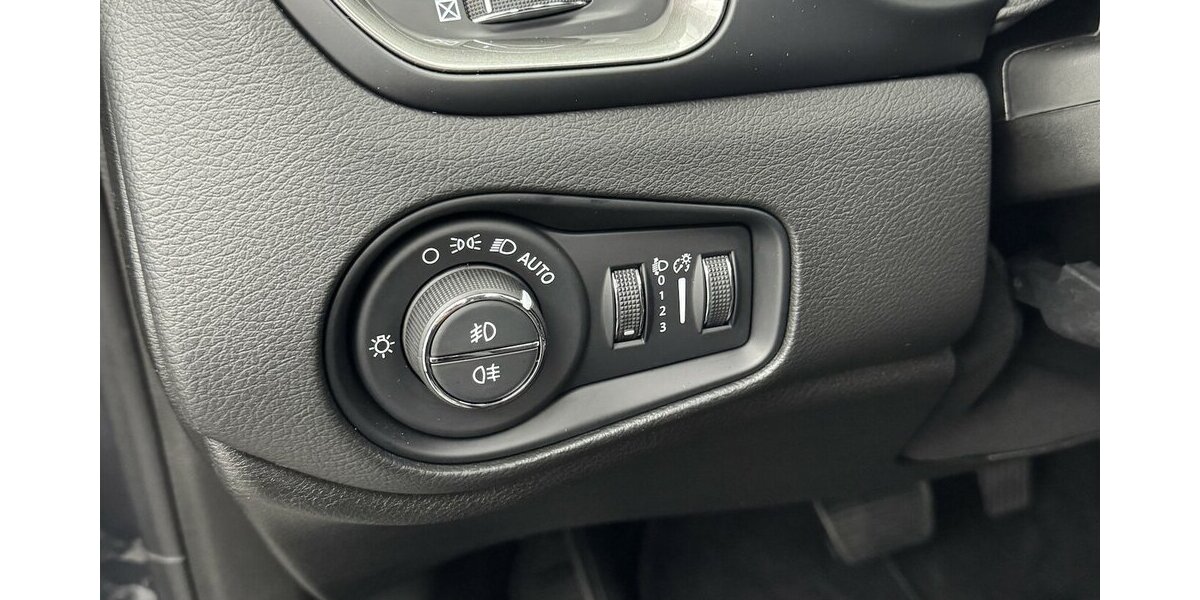 Jeep Renegade 1.5 Mild-Hybrid Limited Panoramadach 15.835 km 21.590 &euro; Lich 35423