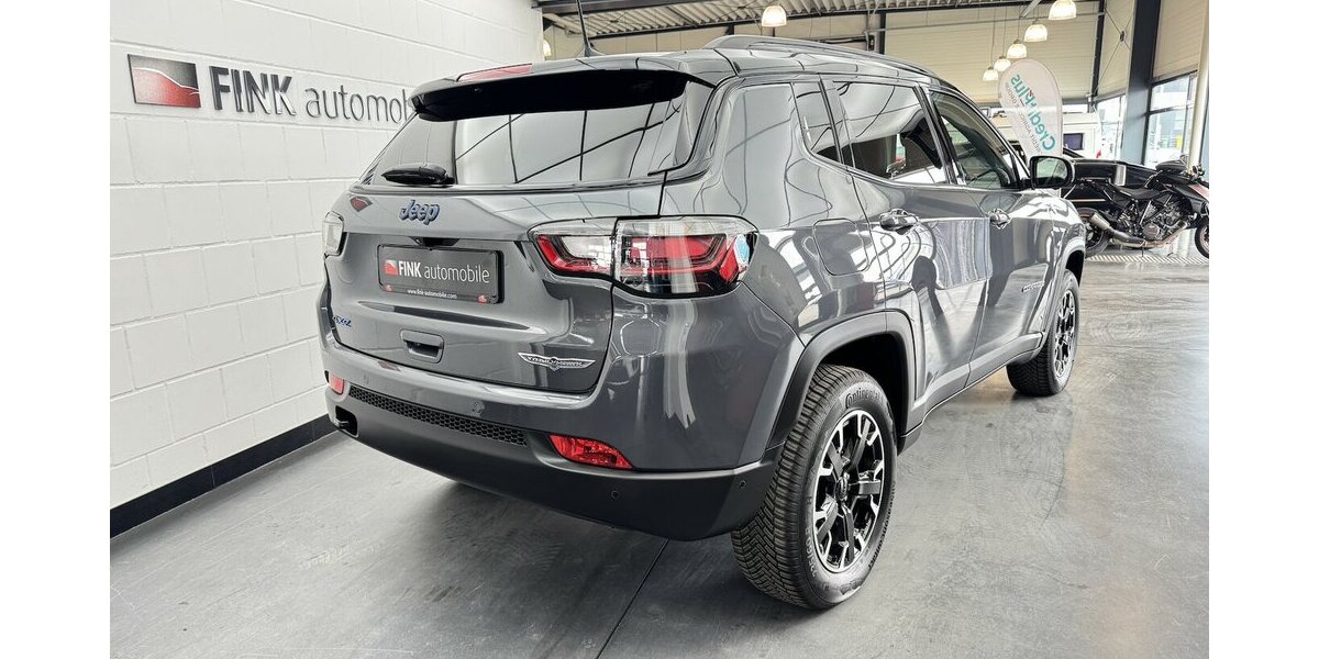 Jeep Compass Trailhawk Plug-In Hybrid 4WD LED 360CAM 27.100 km 26.660 &euro; Lich 35423