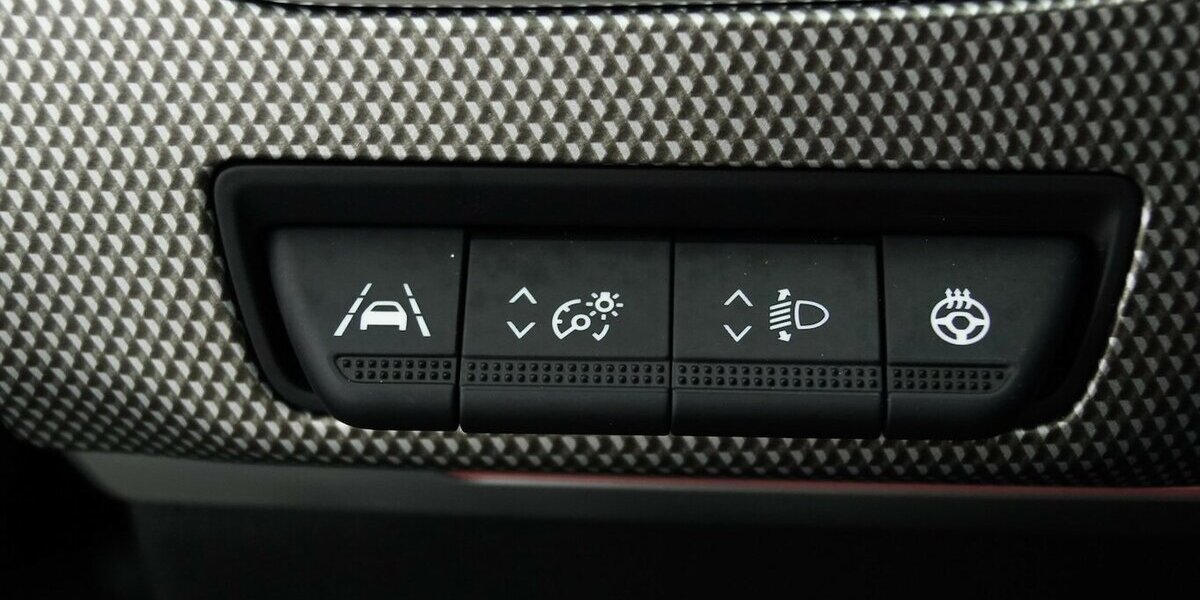 Renault Arkana Mild Hybrid TCe 140 EDC Techno Kamera 29.999 km 21.985 &euro; Lich 35423