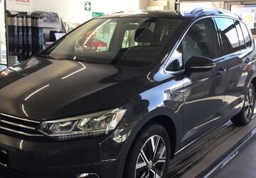 VW Touran 153.515 km 19.985 &euro; Pohlheim 35415