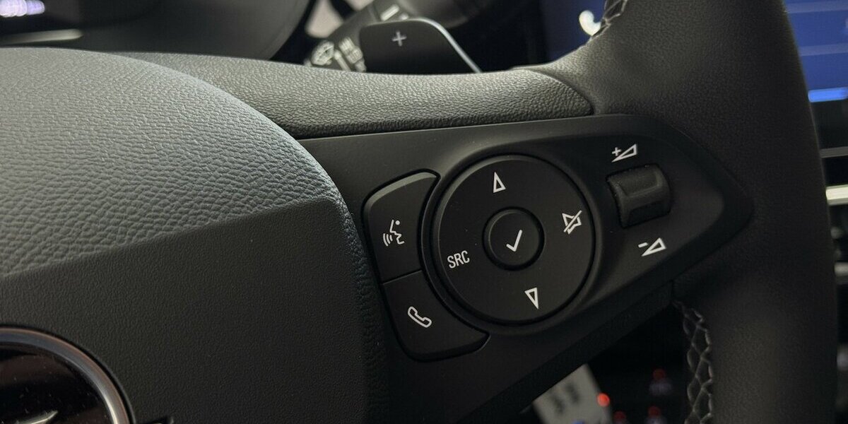 Opel Corsa GS 1.2 Turbo 1.Hand Sitzheizung Carplay 8.600 km 18.679 &euro; Lich 35423