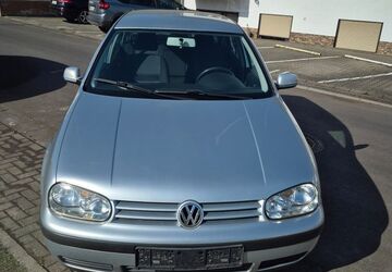VW Golf 233.000 km 2.250 &euro; Lich 35423