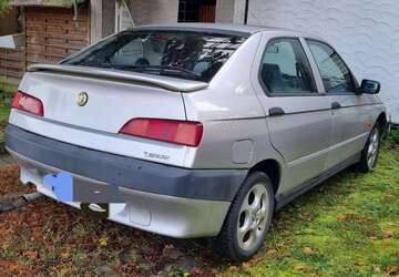 Alfa Romeo 146 94.195 km 999 &euro; Herborn 35745
