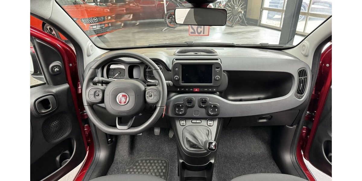 Fiat Panda Cross Red 1.0 Hybrid 1.Hand Neuwertig! 1.600 km 14.220 &euro; Lich 35423