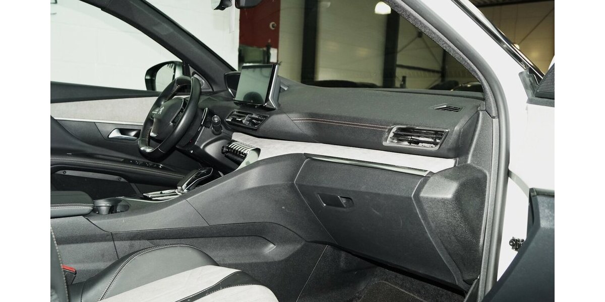 Peugeot 3008 225 GT Plug-In Hybrid LED CARPLAY LEDER 52.400 km 21.920 &euro; Lich 35423