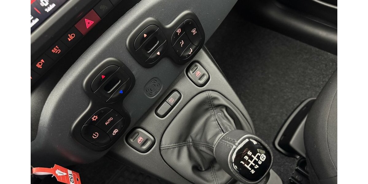 Fiat Panda Cross Red 1.0 Hybrid 1.Hand Neuwertig! 1.600 km 14.220 &euro; Lich 35423