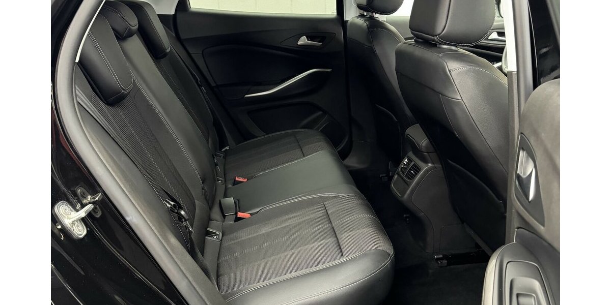 Opel Grandland GS Line 1.2 Turbo 130 LED Carplay Navi 8.700 km 20.680 &euro; Lich 35423