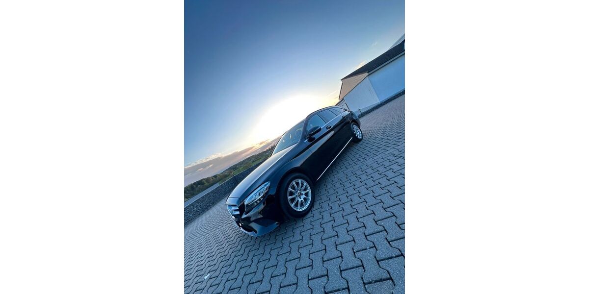 Mercedes-Benz C 200 160.094 km 17.100 &euro; Laubach 35321