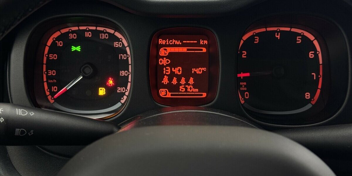 Fiat Panda Cross Red 1.0 Hybrid 1.Hand Neuwertig! 1.600 km 14.220 &euro; Lich 35423