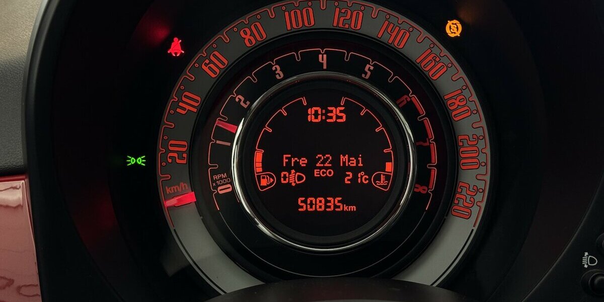 Fiat 500 0.9 TwinAir Lounge Schiebedach Klima PDC 50.900 km 10.420 &euro; Lich 35423