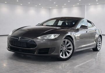 Tesla Model S 181.500 km 16.840 &euro; Gießen 35396
